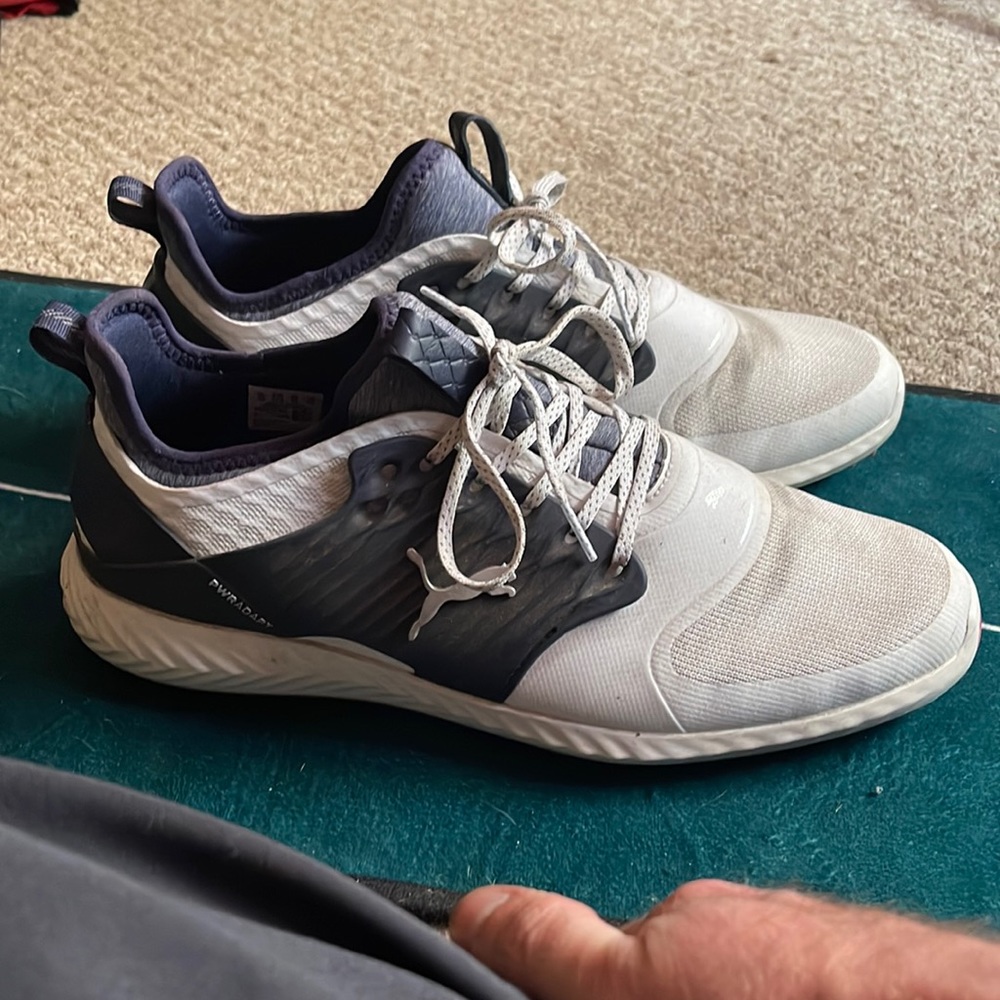 Size 11 puma golf shoes